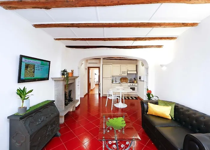 Monti With Charming Terrace * Rom
